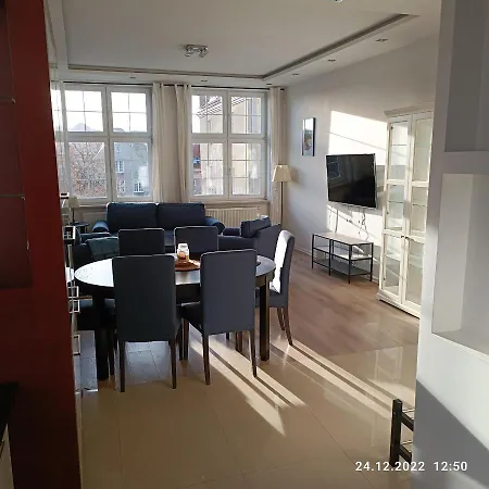 Dluga 35 *
