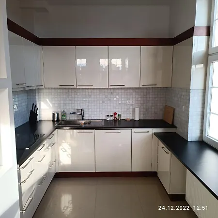 Dluga 35 *
